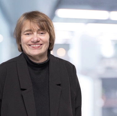 Die Autorin Dr. Andrea Rösinger ist Co-CEO und CTO des Smart-Factory-Spezialisten FORCAM 